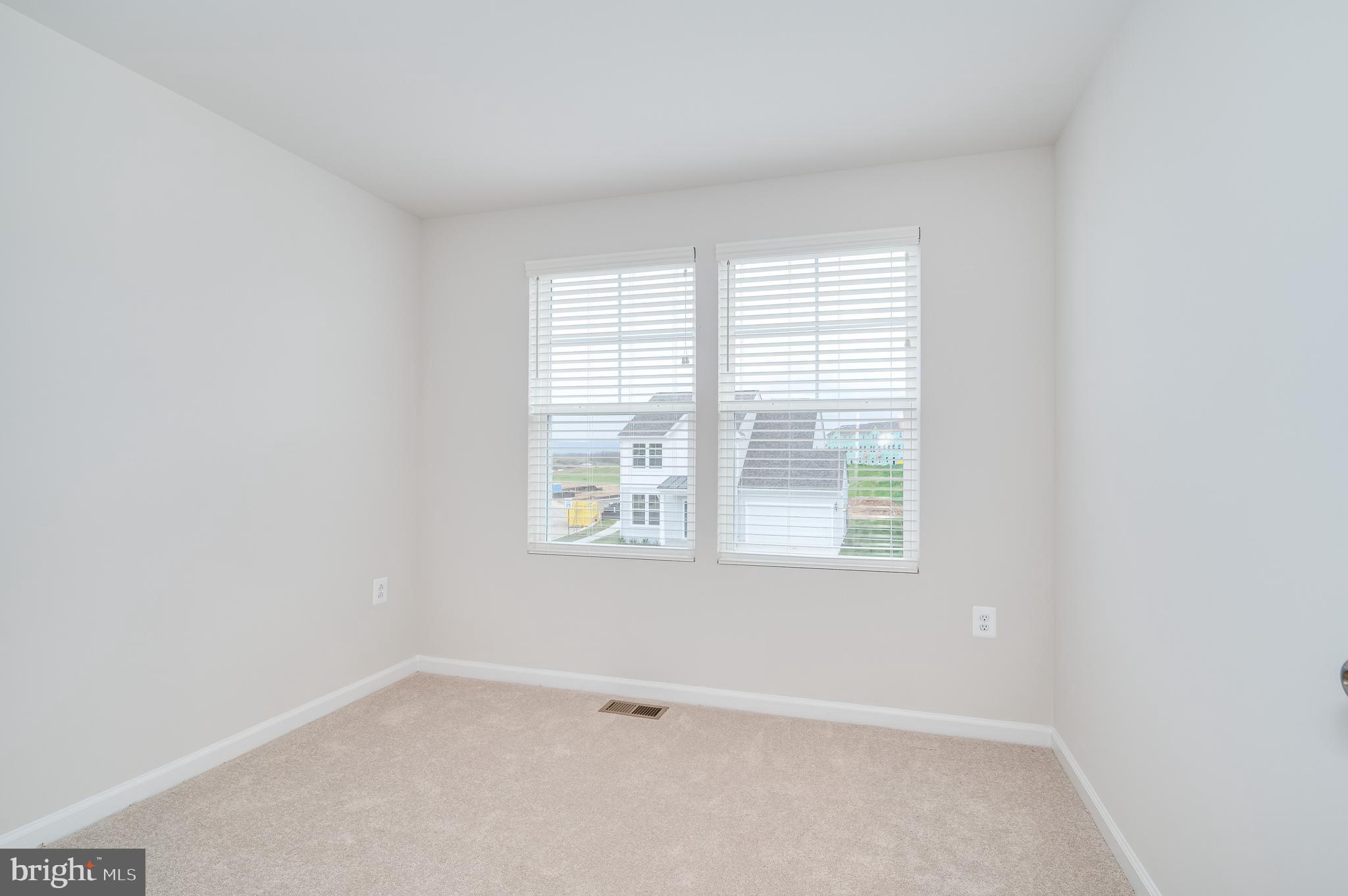 PRESIDENTS POINTE - Residential Lease