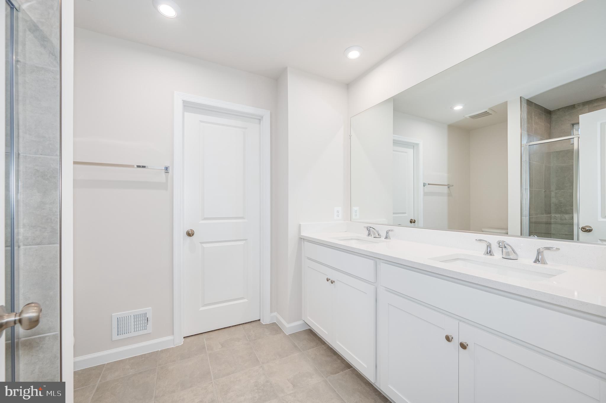 PRESIDENTS POINTE - Residential Lease