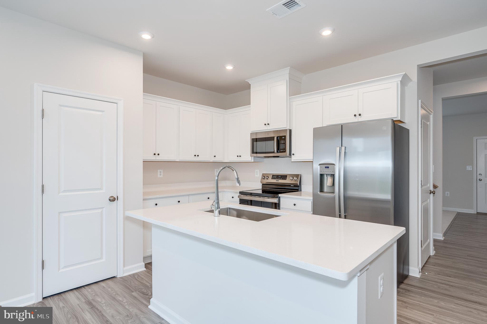 PRESIDENTS POINTE - Residential Lease