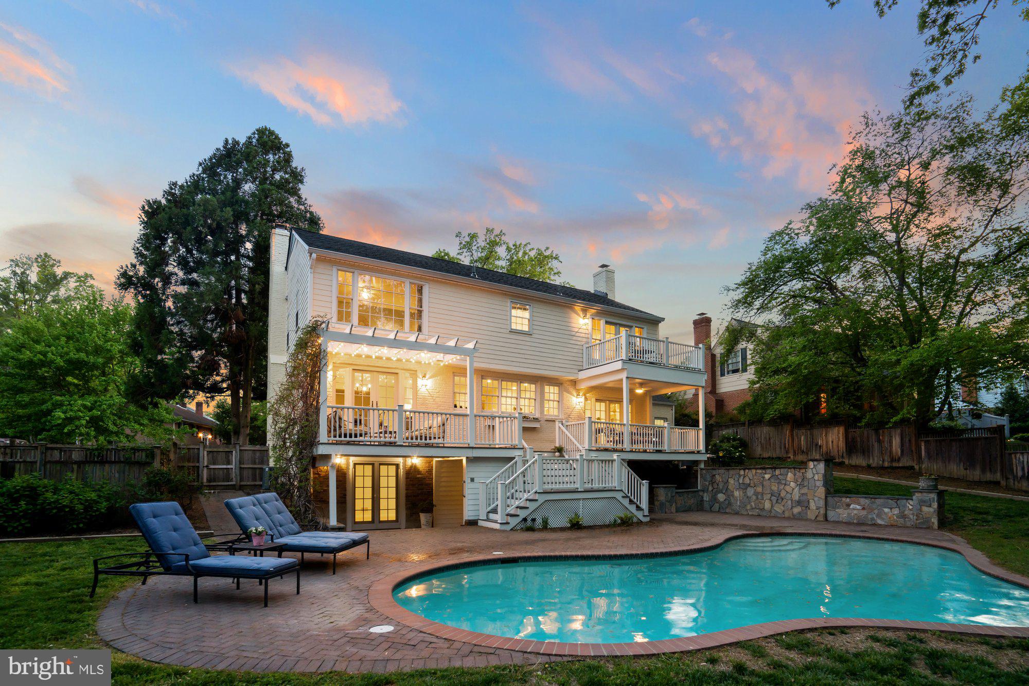 WAYNEWOOD - Residential