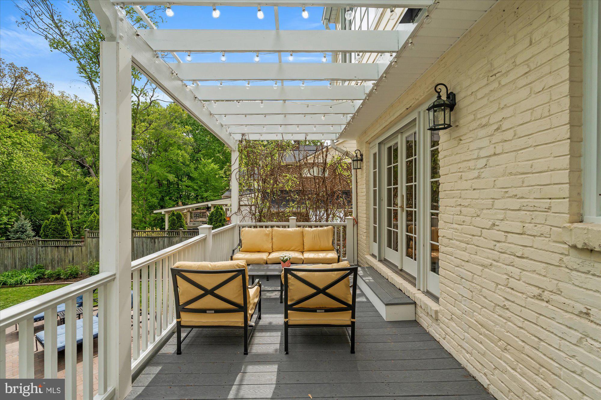 WAYNEWOOD - Residential