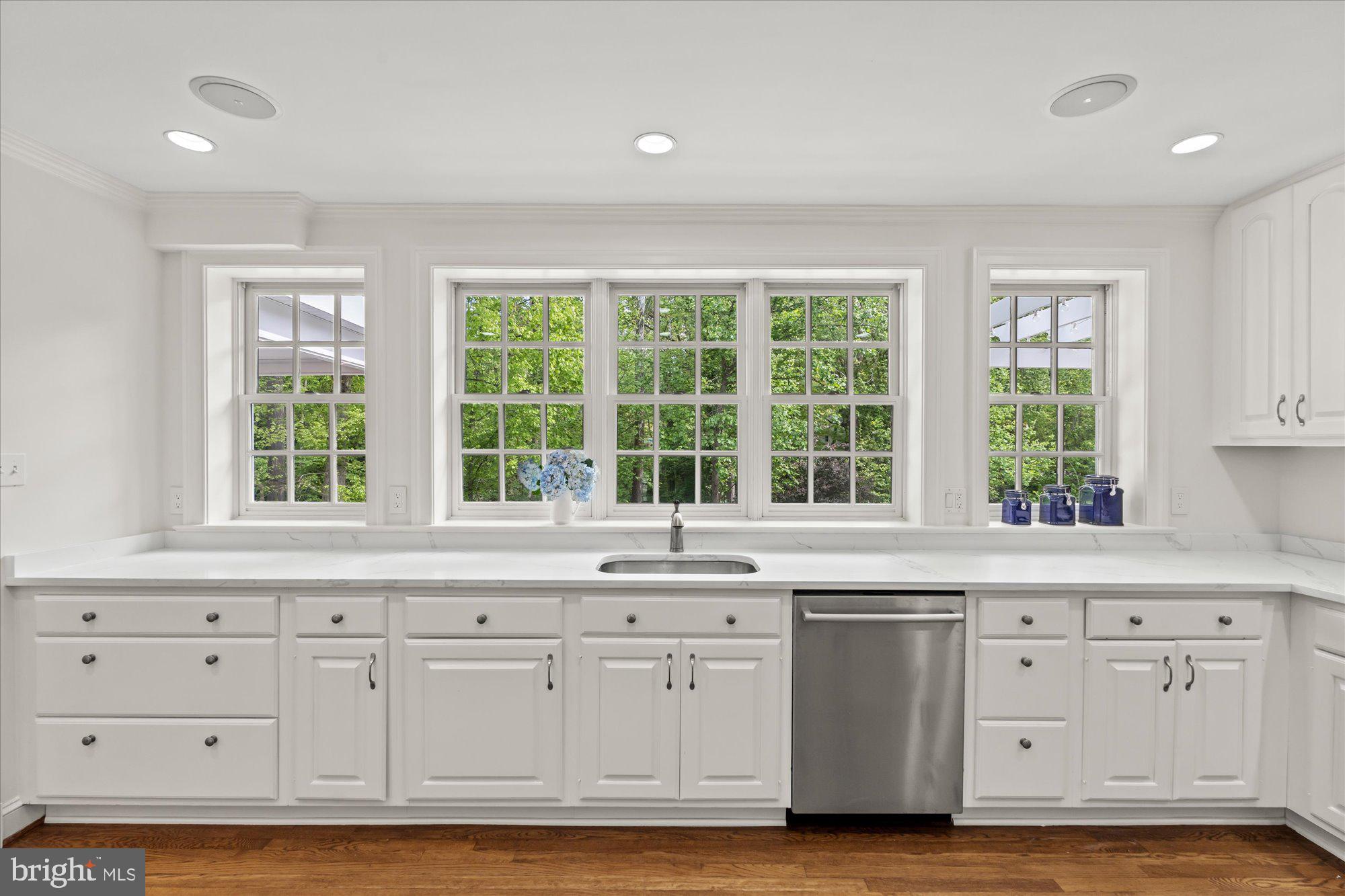 WAYNEWOOD - Residential