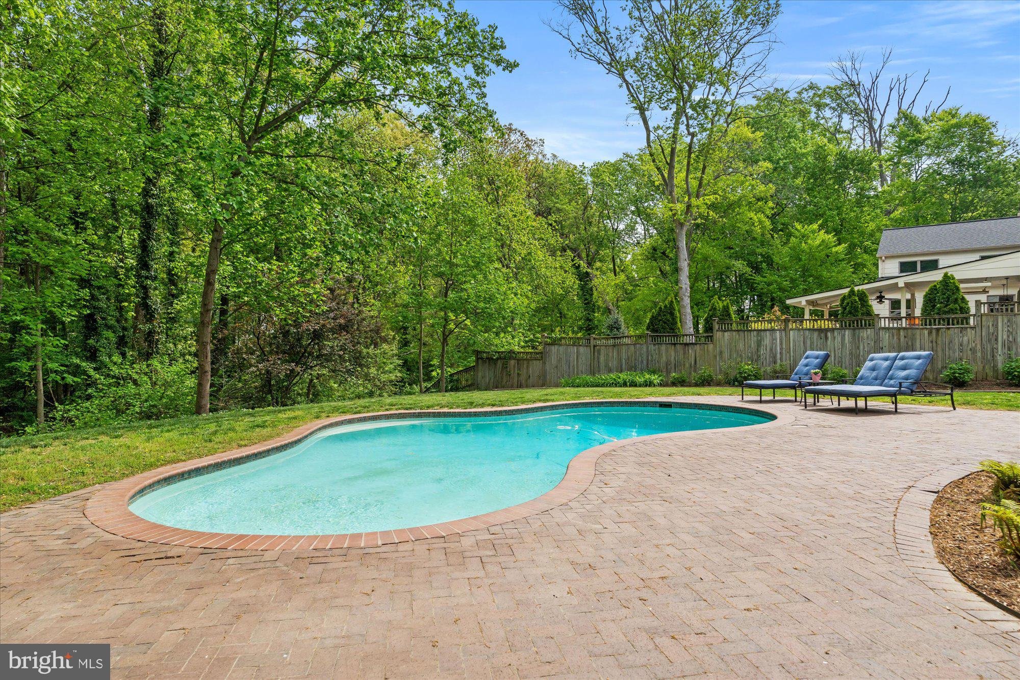 WAYNEWOOD - Residential