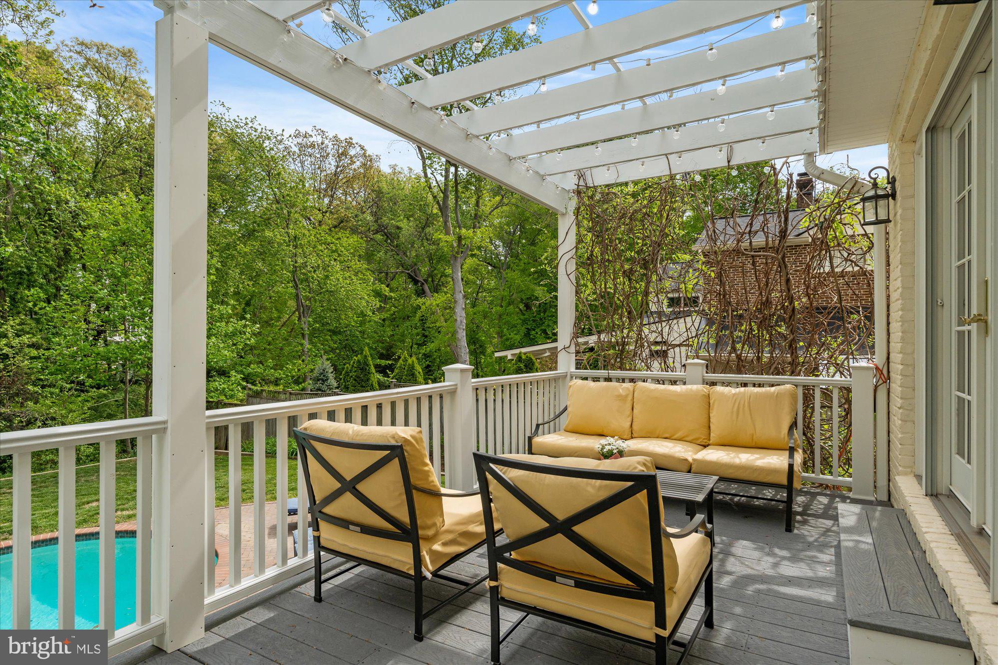 WAYNEWOOD - Residential