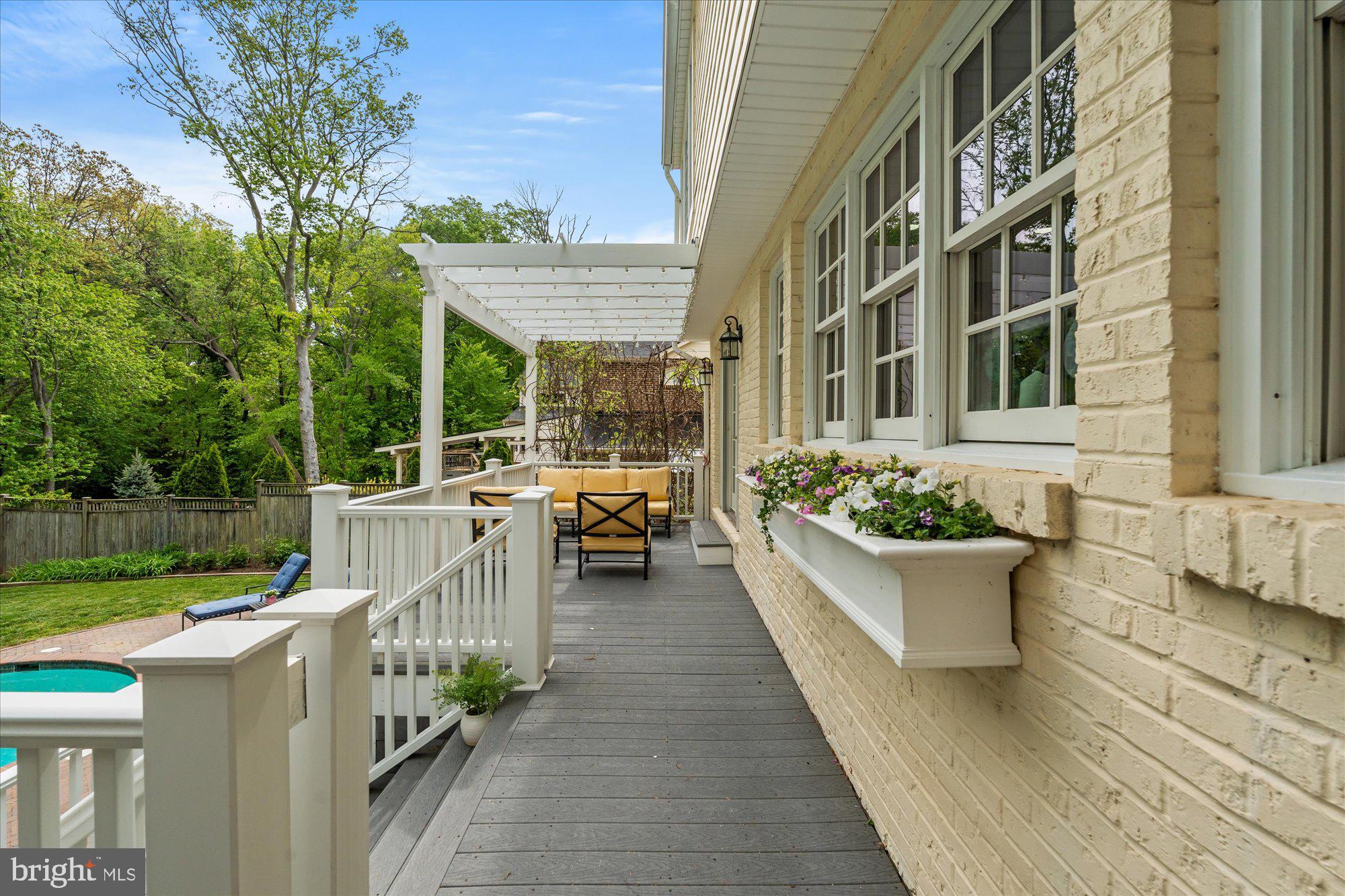 WAYNEWOOD - Residential