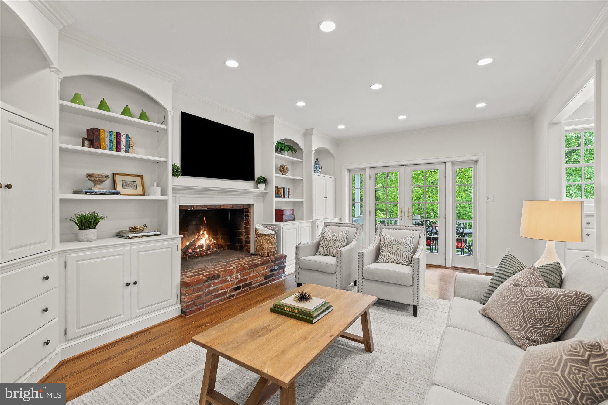 WAYNEWOOD - Residential