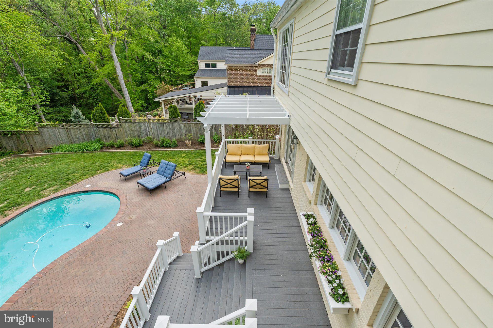 WAYNEWOOD - Residential