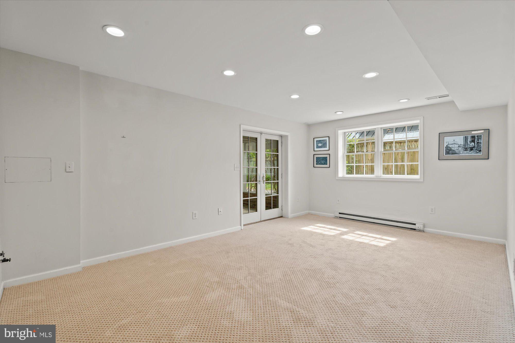 WAYNEWOOD - Residential