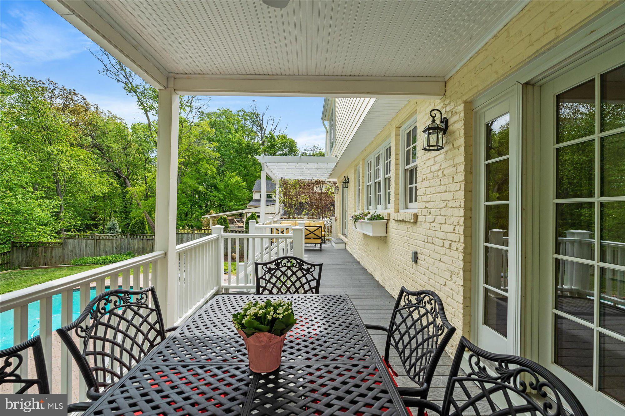 WAYNEWOOD - Residential