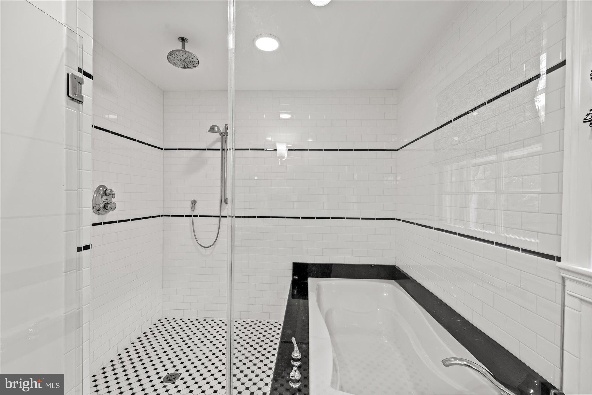 WAYNEWOOD - Residential