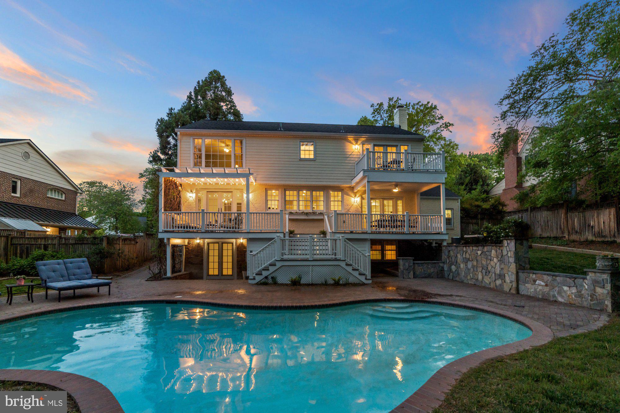 WAYNEWOOD - Residential