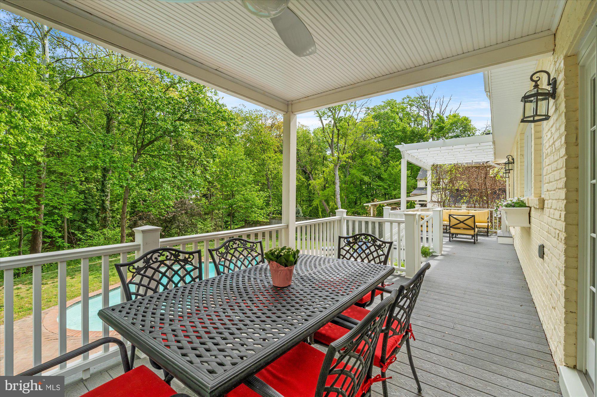 WAYNEWOOD - Residential