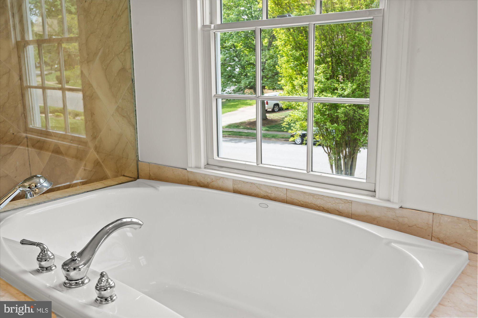 WAYNEWOOD - Residential