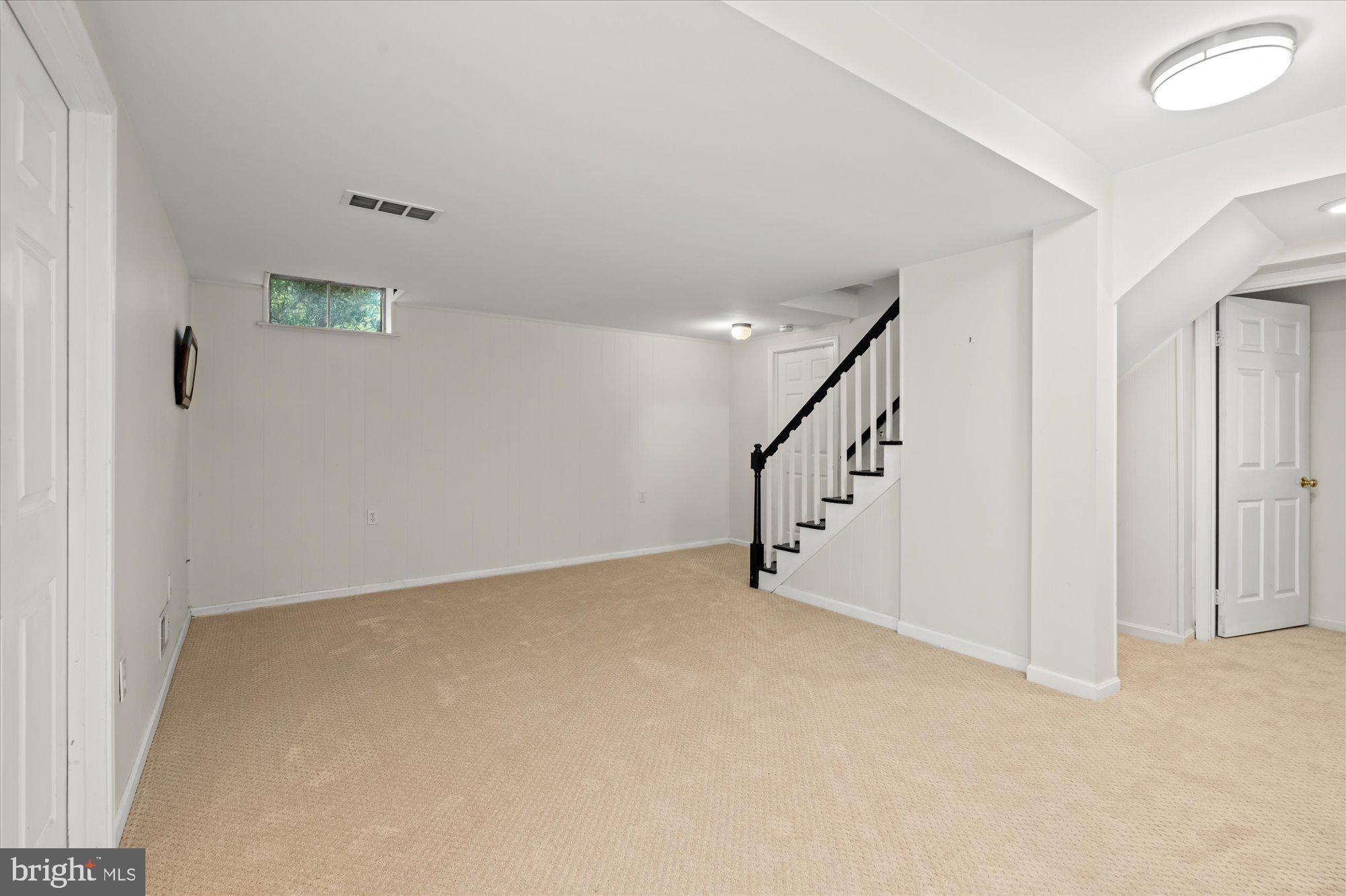 WAYNEWOOD - Residential