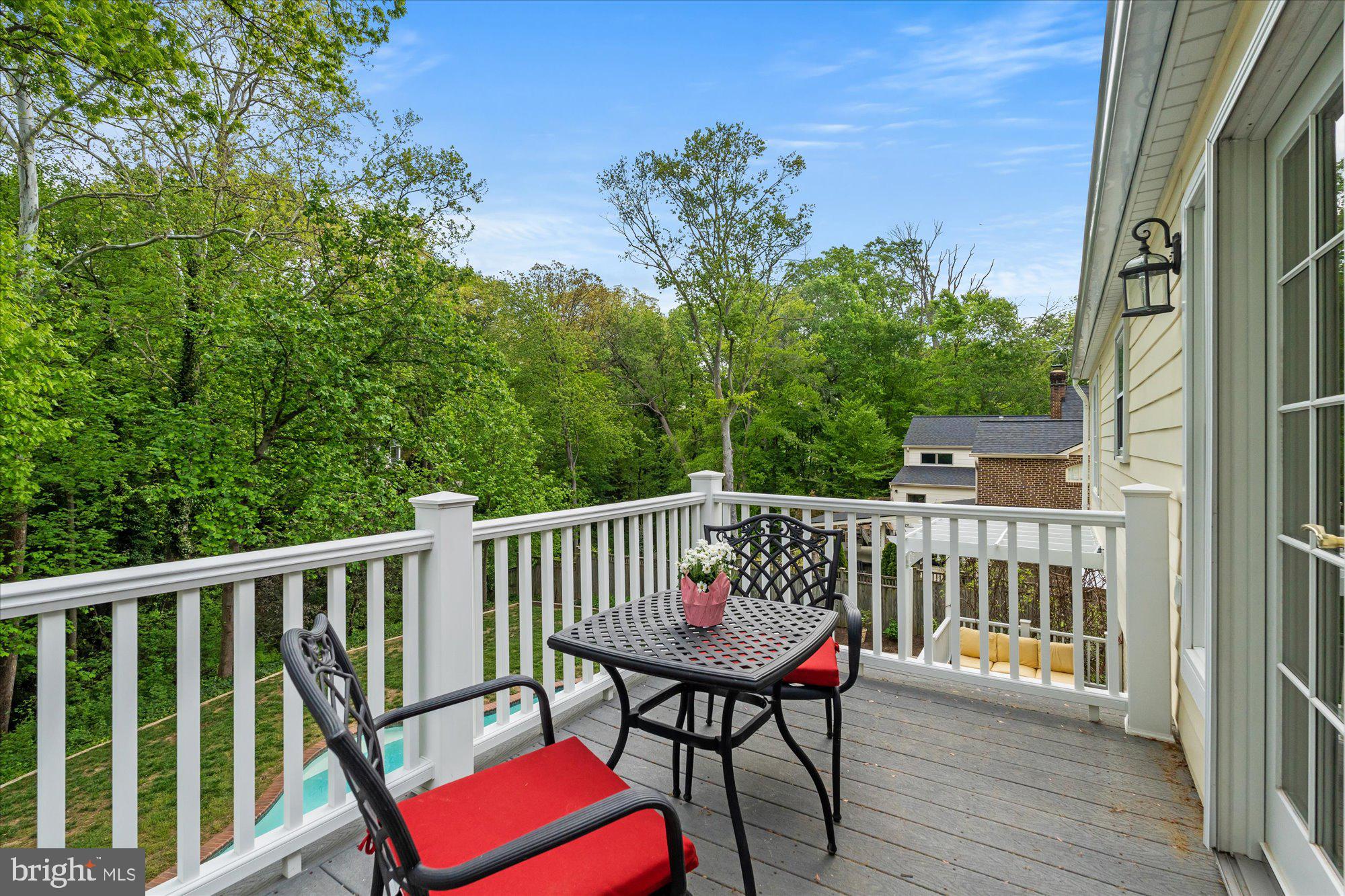 WAYNEWOOD - Residential