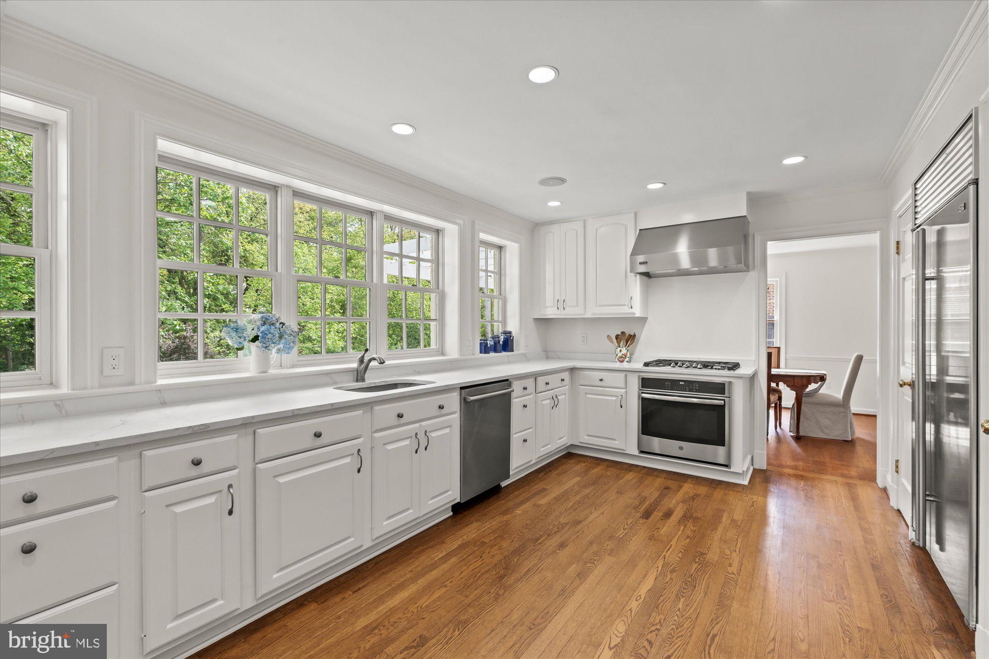 WAYNEWOOD - Residential