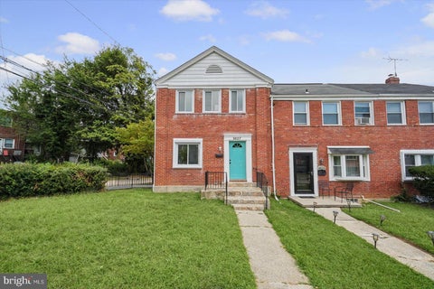 Townhouse For Sale - 5627 Clearspring Road<br/> BALTIMORE, MD 21212