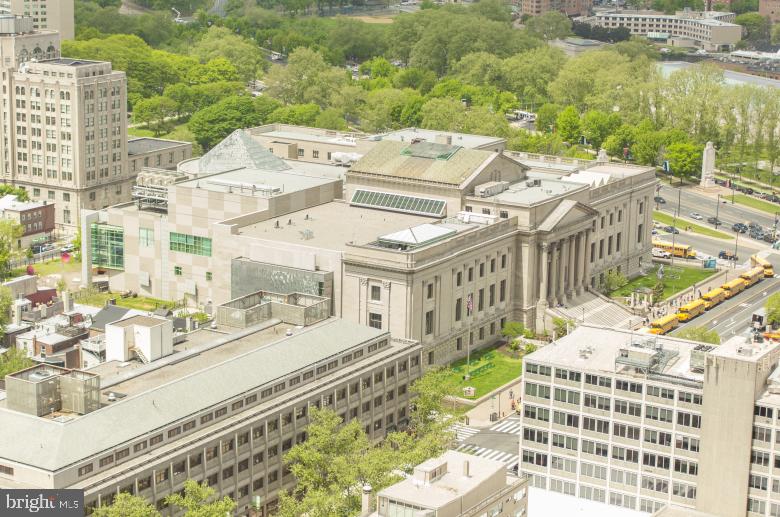 CENTER CITY - Residential Lease