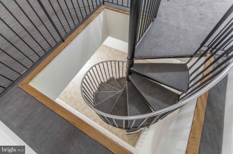 CENTER CITY - Residential Lease