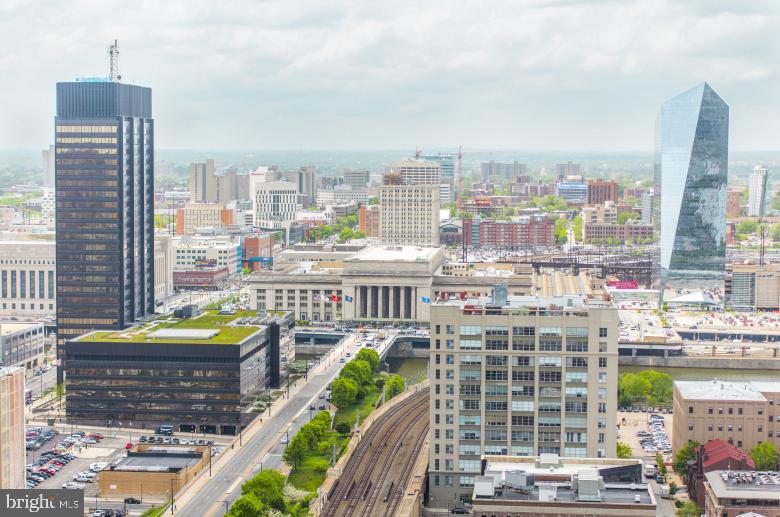 CENTER CITY - Residential Lease