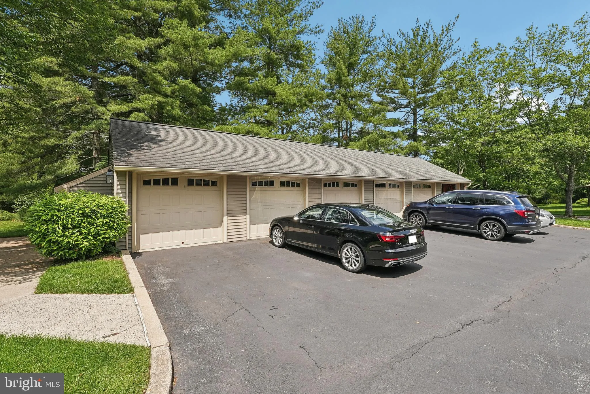 Devon, Pennsylvania 19333, United States, 3 Bedrooms Bedrooms, ,3 BathroomsBathrooms,Residential,Active,144144