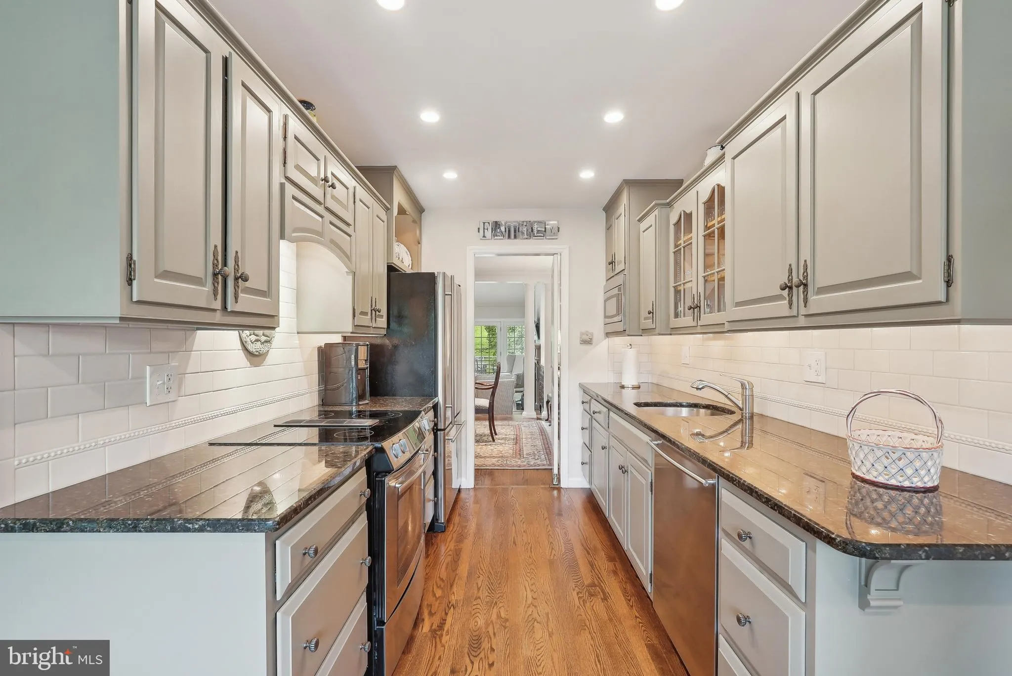 Devon, Pennsylvania 19333, United States, 3 Bedrooms Bedrooms, ,3 BathroomsBathrooms,Residential,Active,144144