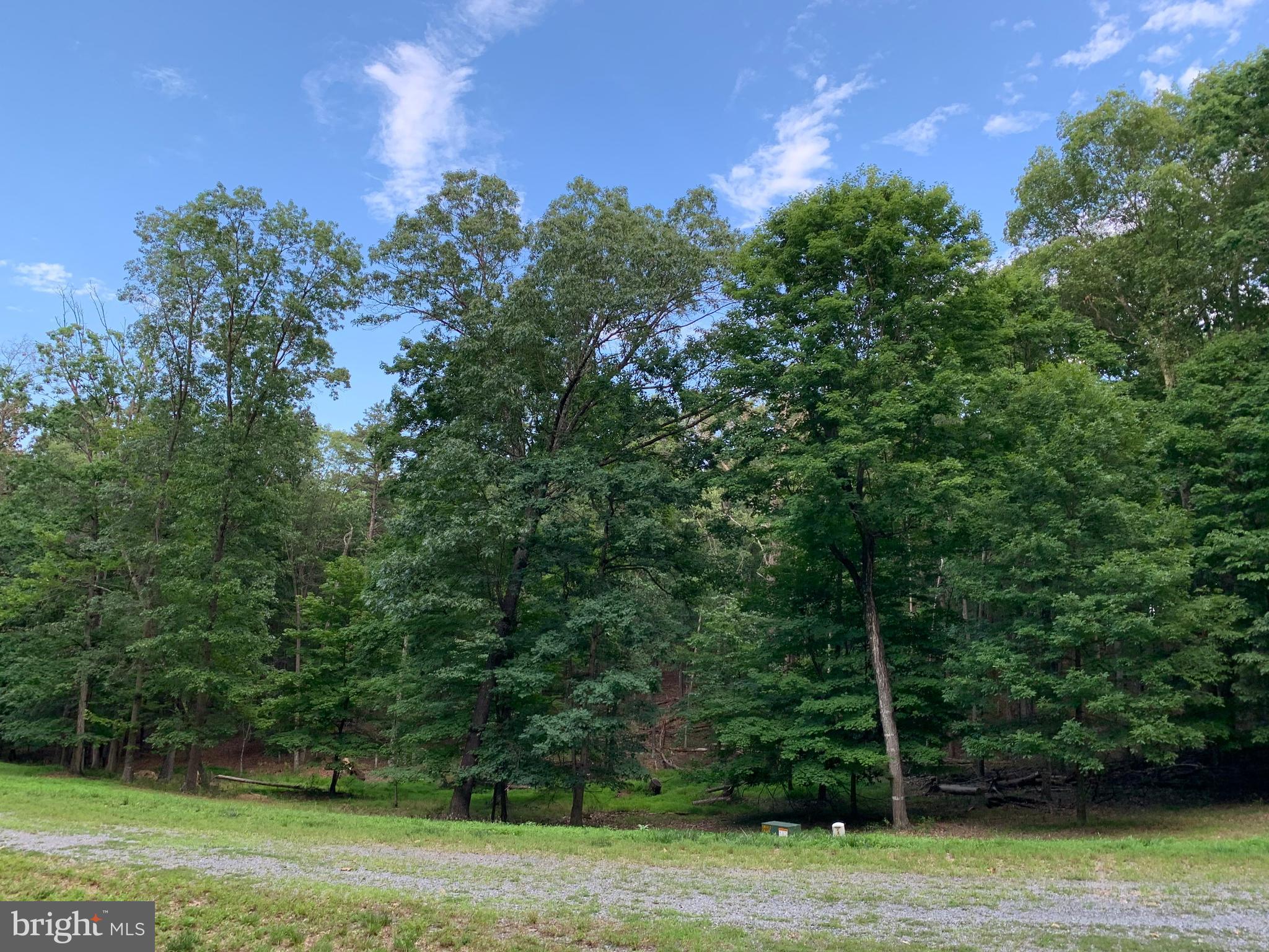 TWIN LAKES EAST - Land