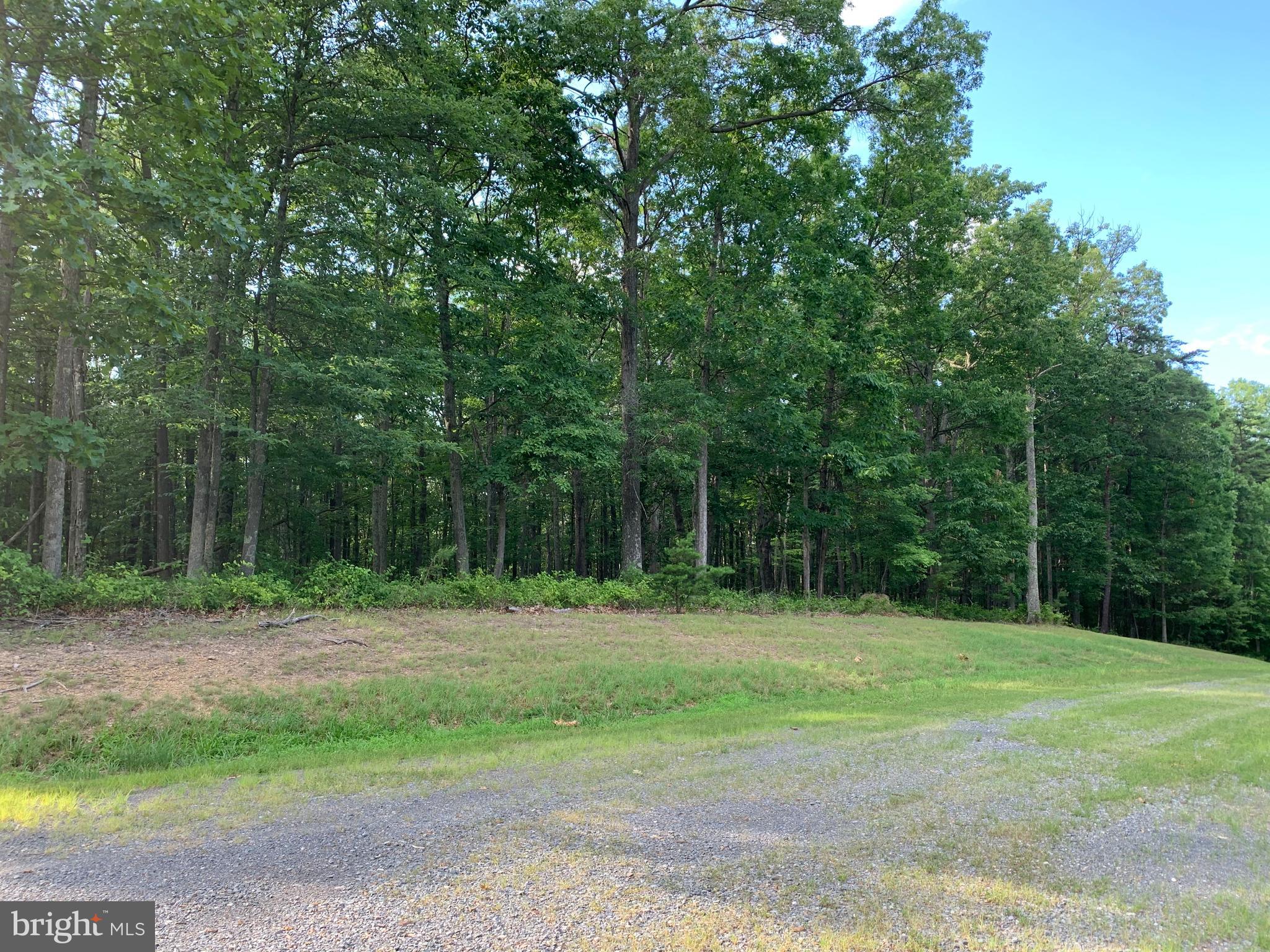 TWIN LAKES EAST - Land