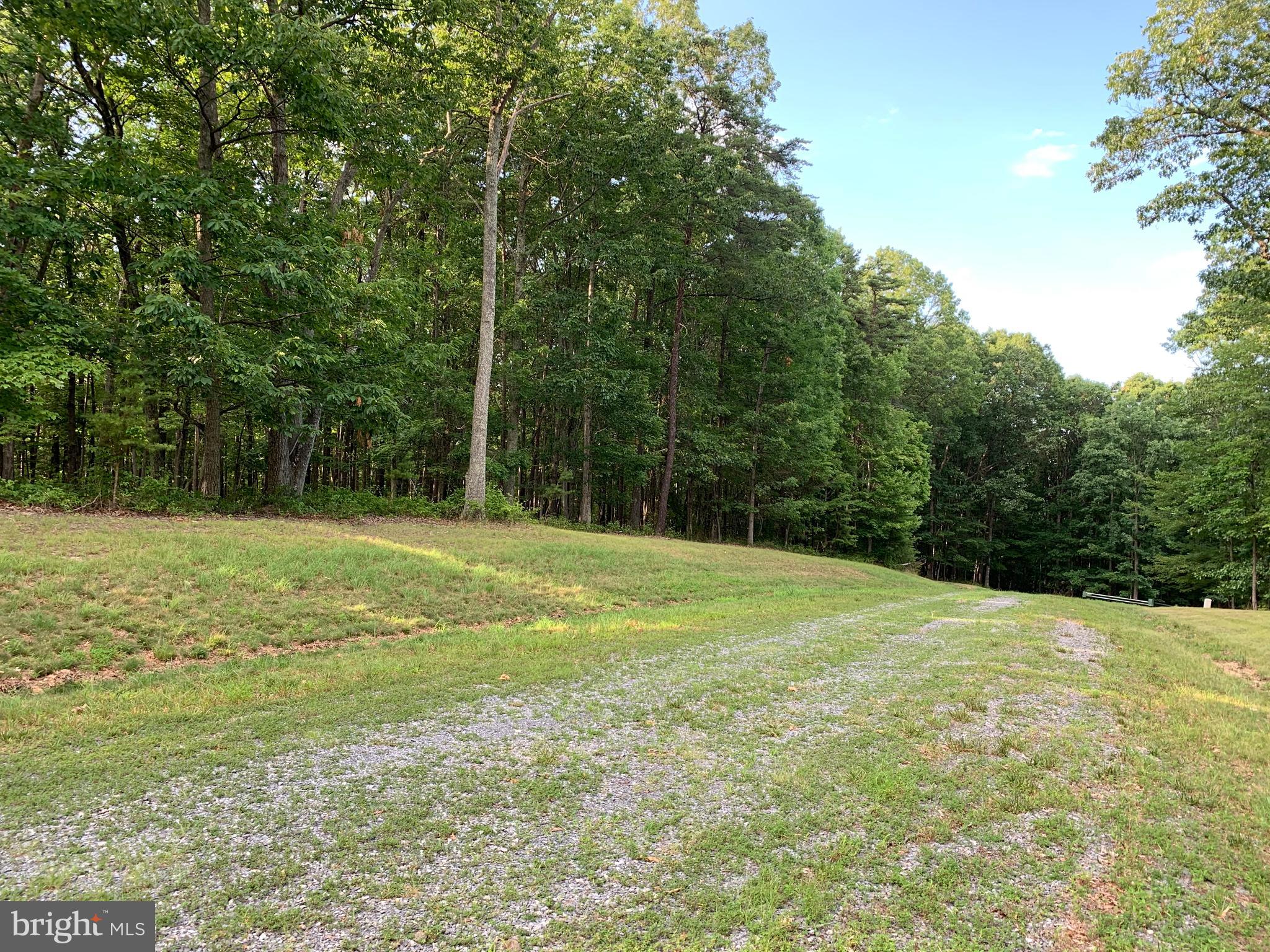 TWIN LAKES EAST - Land