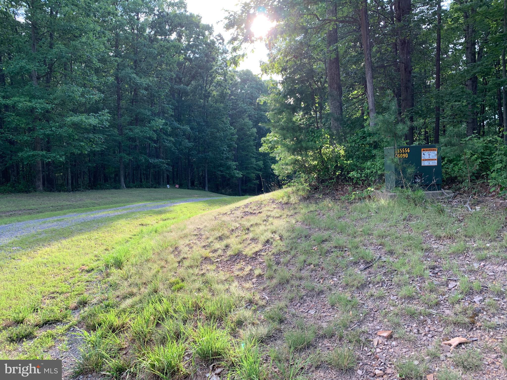 TWIN LAKES EAST - Land