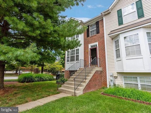 Townhouse For Rent - 10400 Vista Gardens Drive<br/> BOWIE, MD 20720