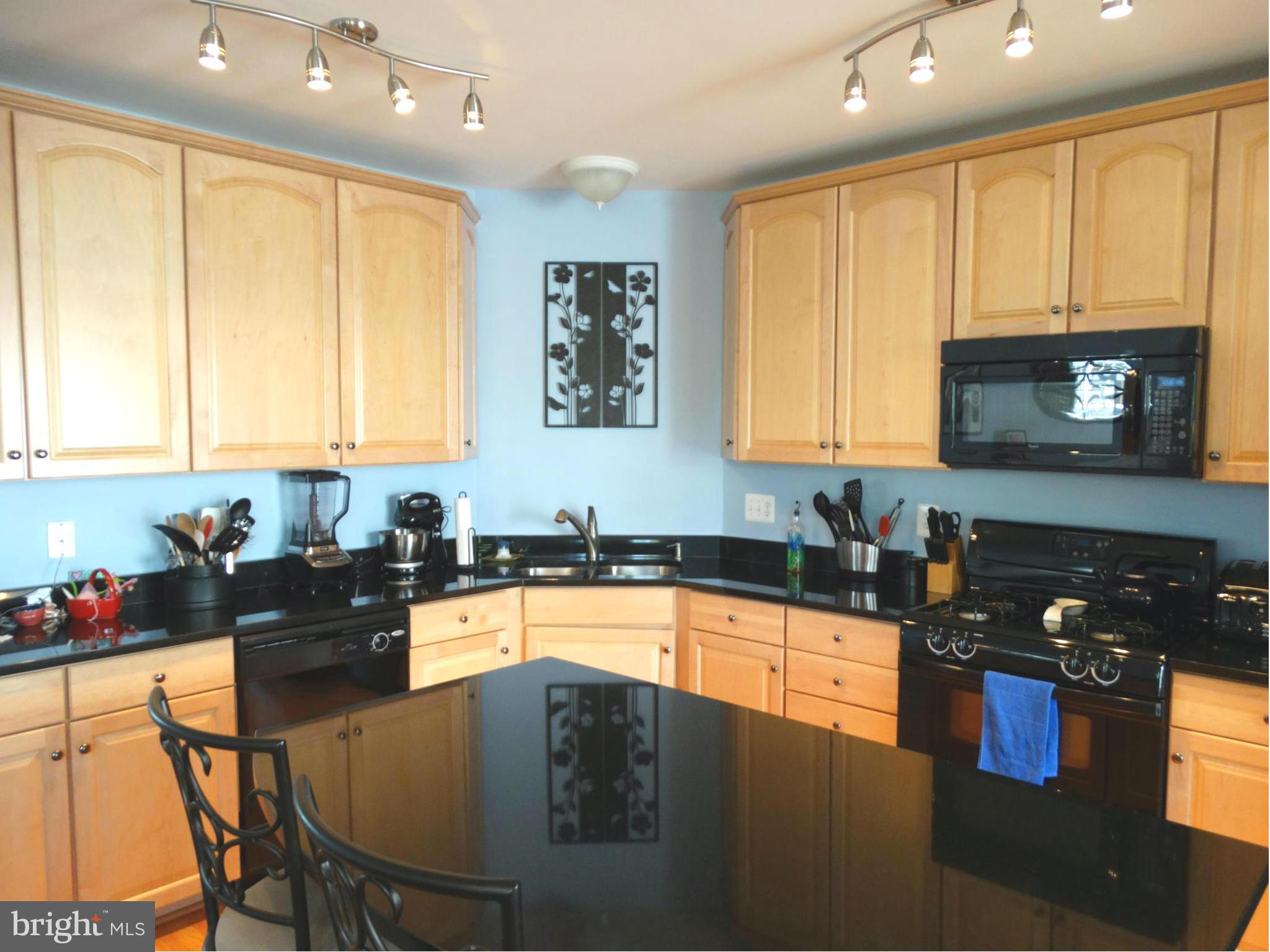 RESIDENCES AT LANSDOWNE - Residential