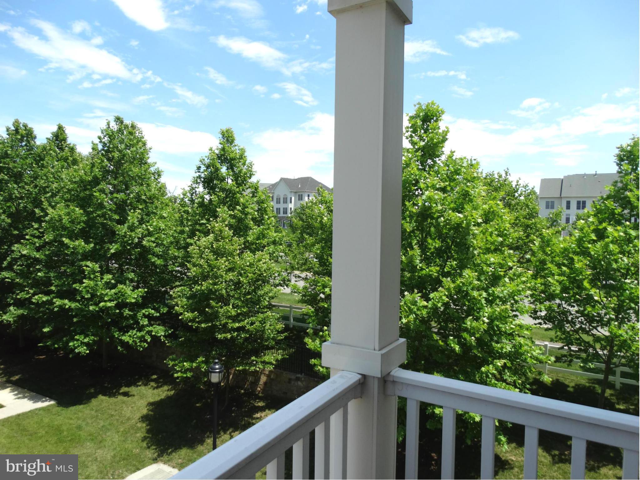 RESIDENCES AT LANSDOWNE - Residential