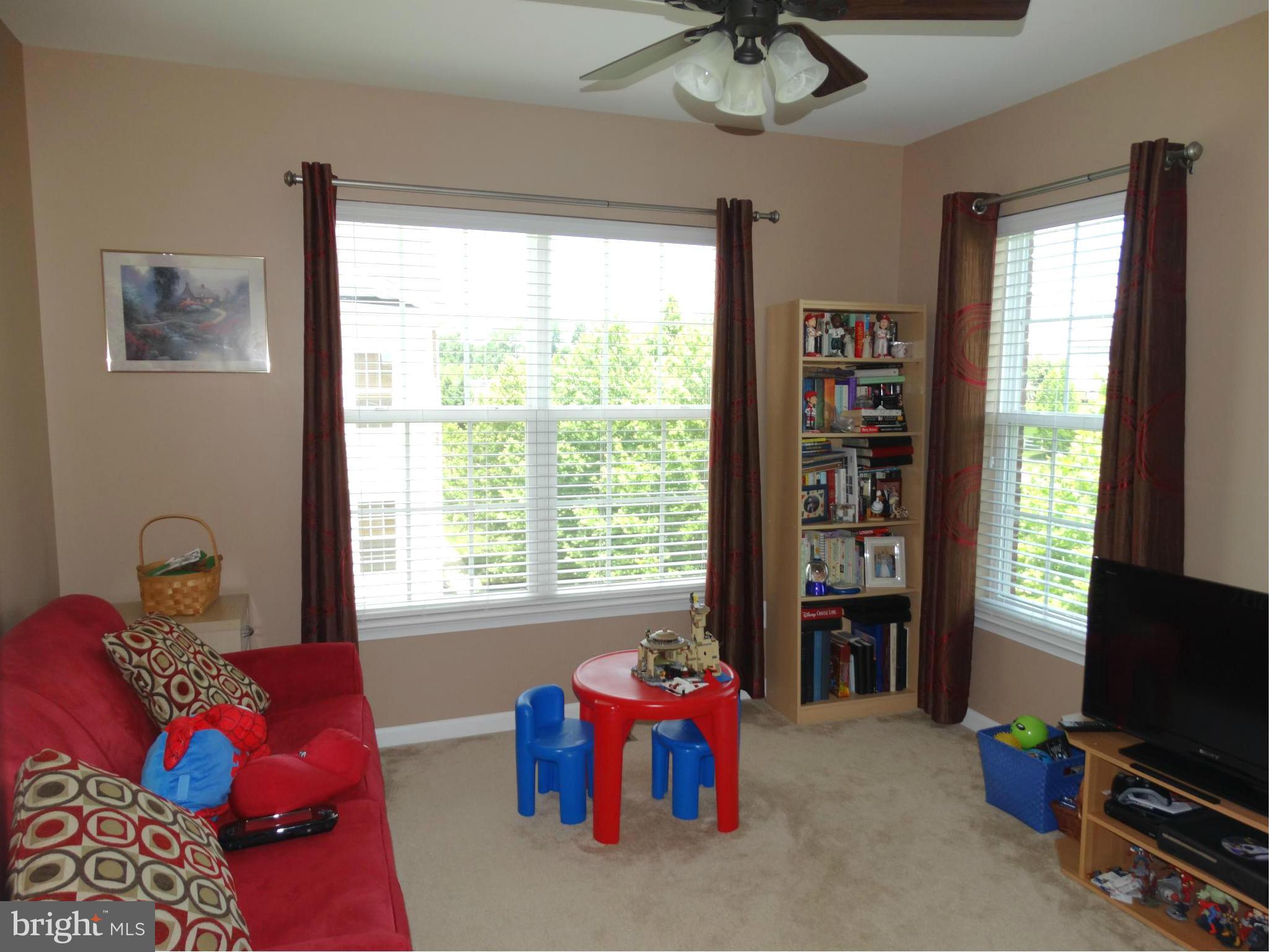 RESIDENCES AT LANSDOWNE - Residential