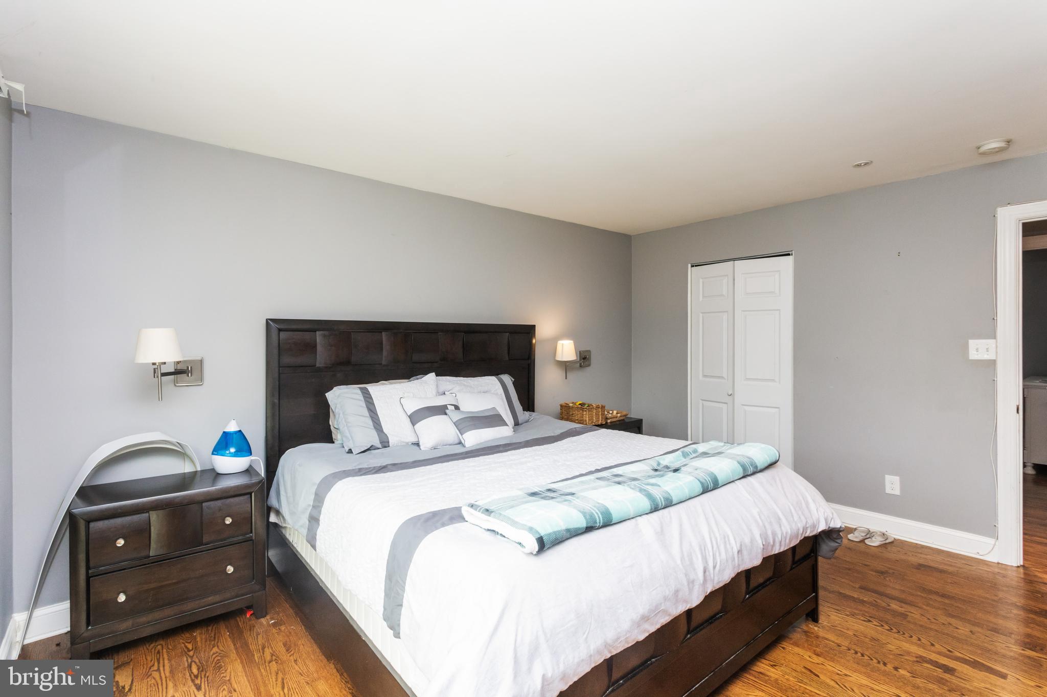 WESTBURY - Residential