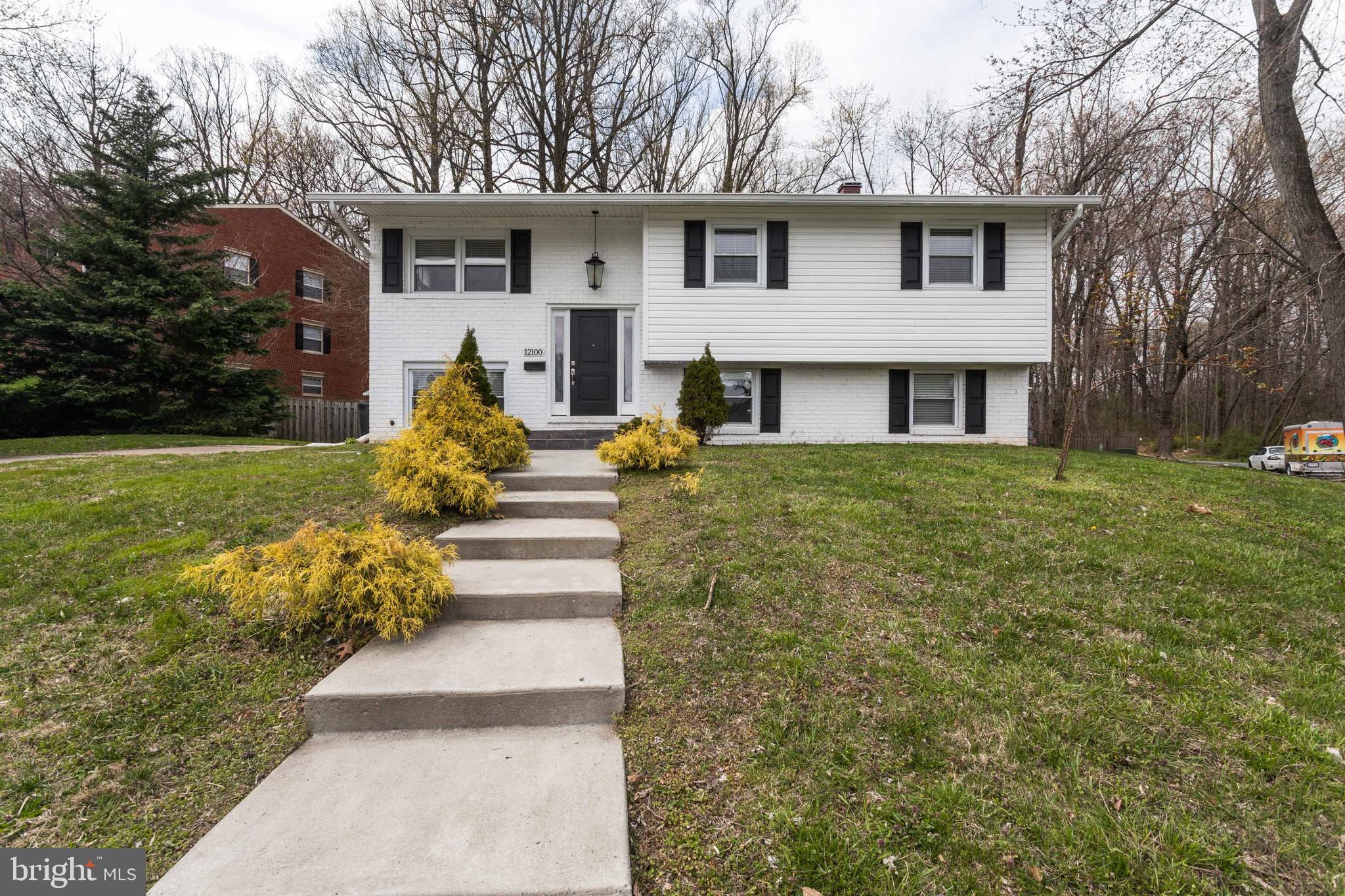 WESTBURY - Residential