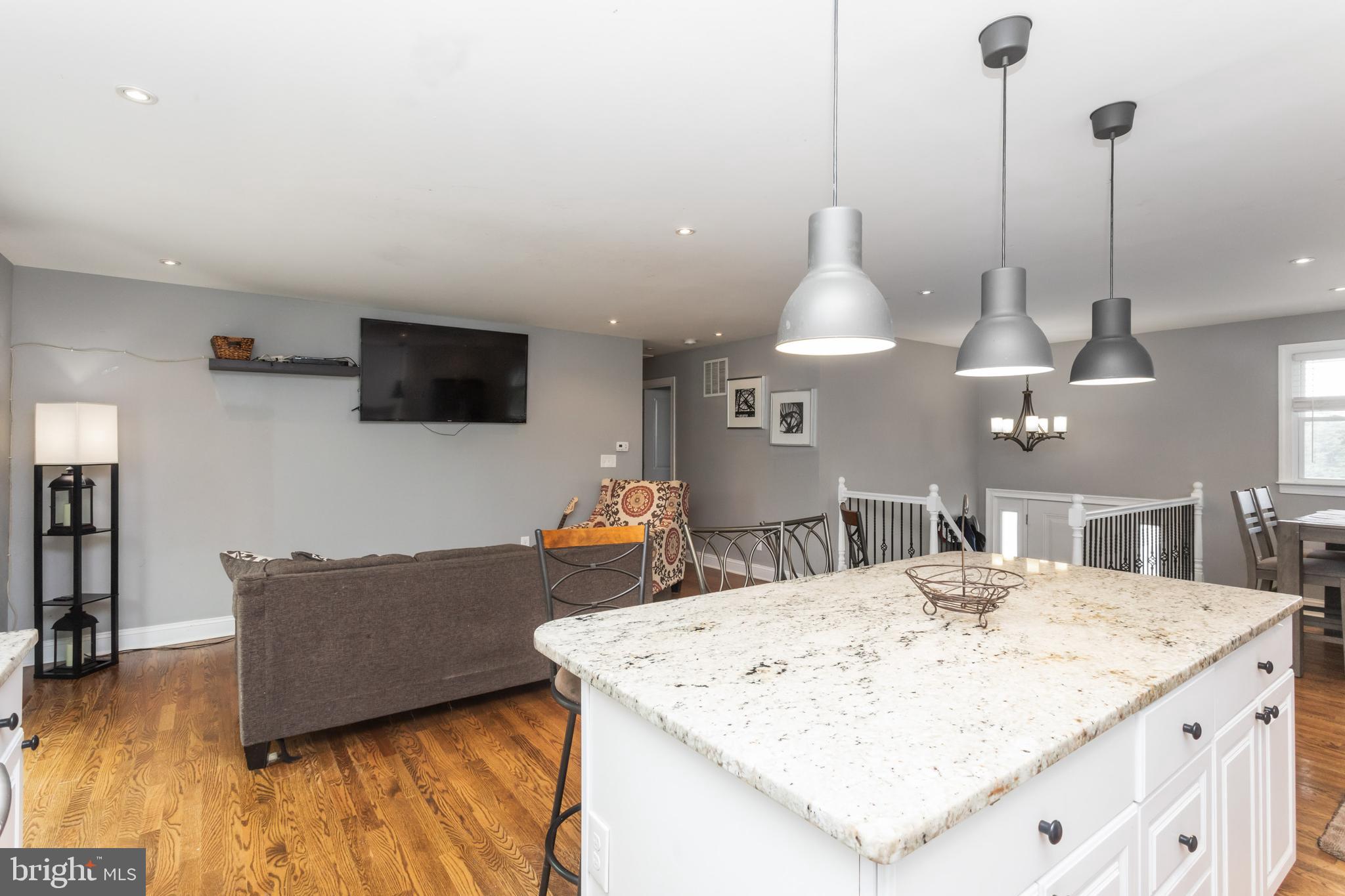 WESTBURY - Residential