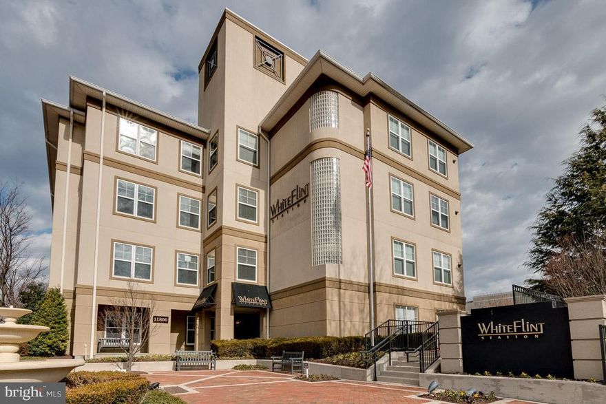 Gorgeous  Toll Brothers built condo! Only unit that has 2 deeded assigned parking spaces just steps away! Stunning light hardwood floors, maple cabinets and upgraded appliance package, custom tile bathroom. Walk in Closet's, Separate Laundry room in unit. Amenity rich building with pool, party room, meeting rooms, HOC vouchers welcome.