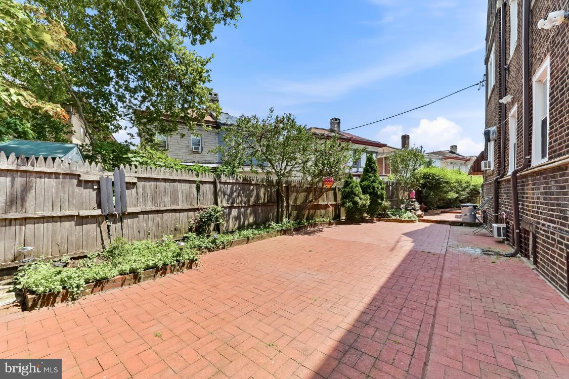 2116 W PASSYUNK AVENUE