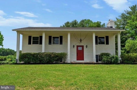 Photo of 10036 Kimberly Court, WARRENTON, VA 20186 (MLS # VAFQ2023944)