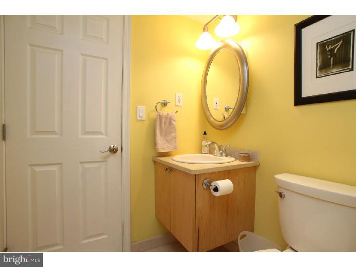 QUEEN VILLAGE - Residential