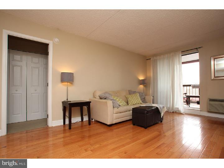 QUEEN VILLAGE - Residential