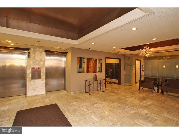 QUEEN VILLAGE - Residential