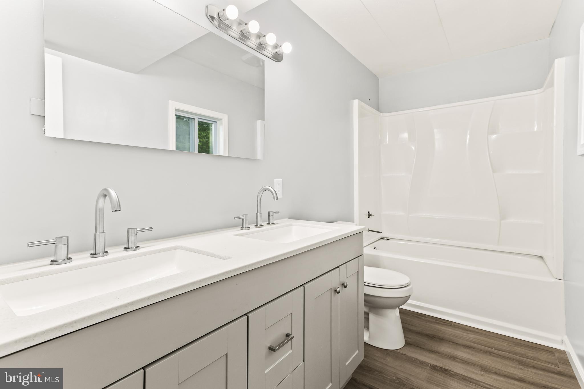 MANOKIN GLEN - Residential