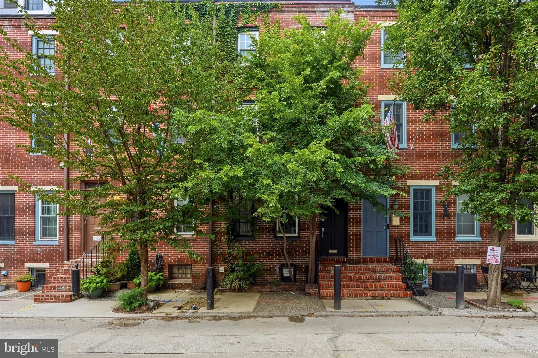 1121 RODMAN STREET 12