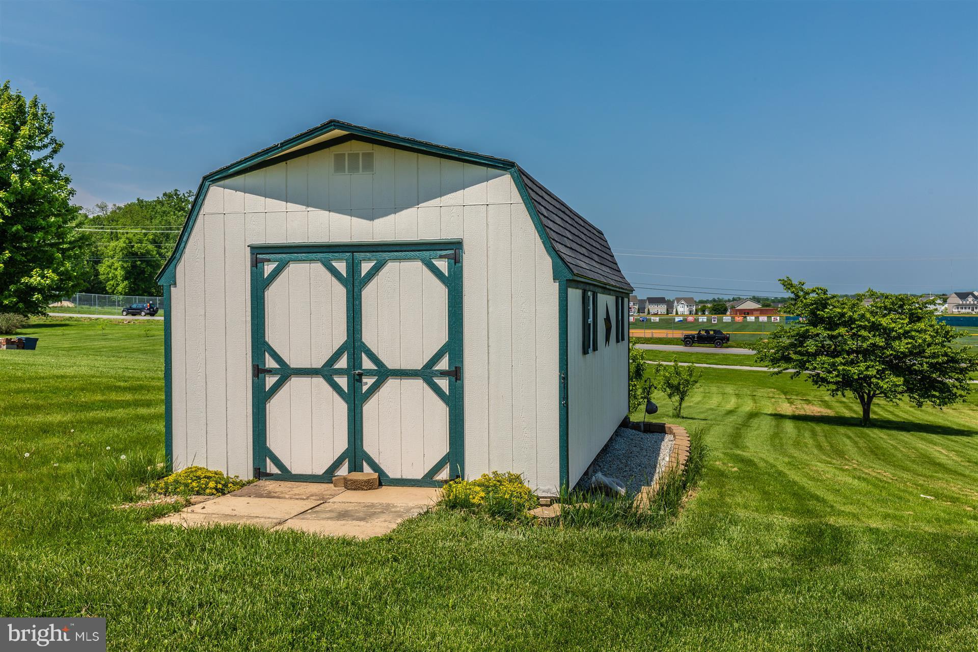 SPRUCE HILL ESTATES - Residential