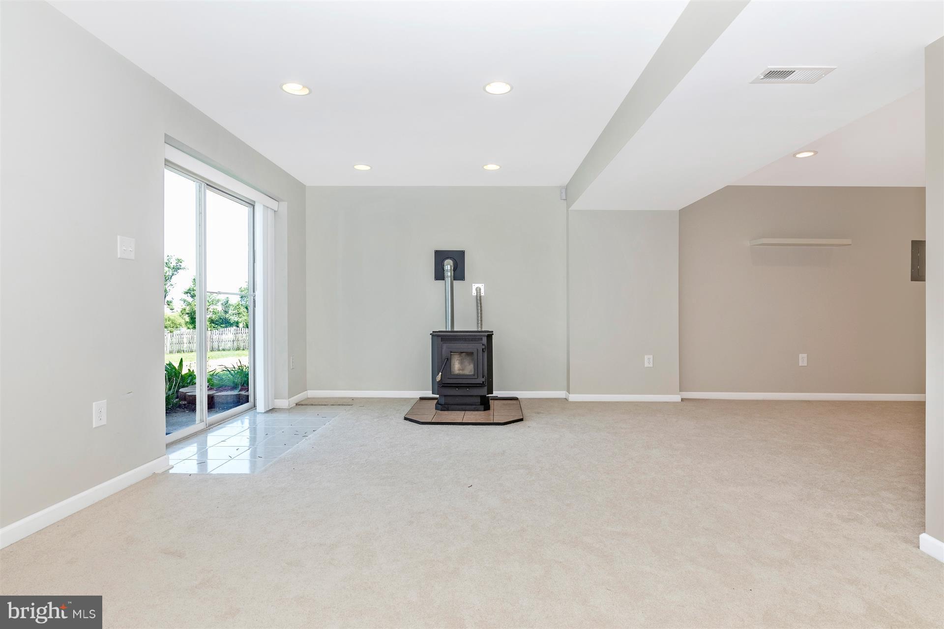 SPRUCE HILL ESTATES - Residential