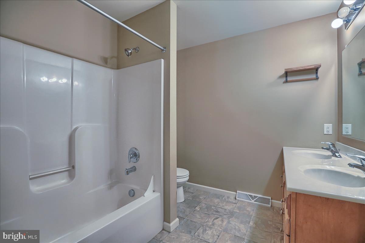 TWIN CREEKS - Residential