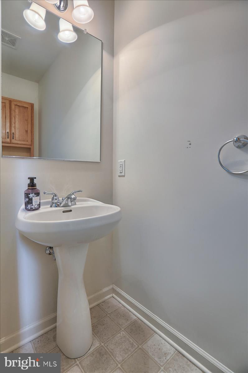 TWIN CREEKS - Residential