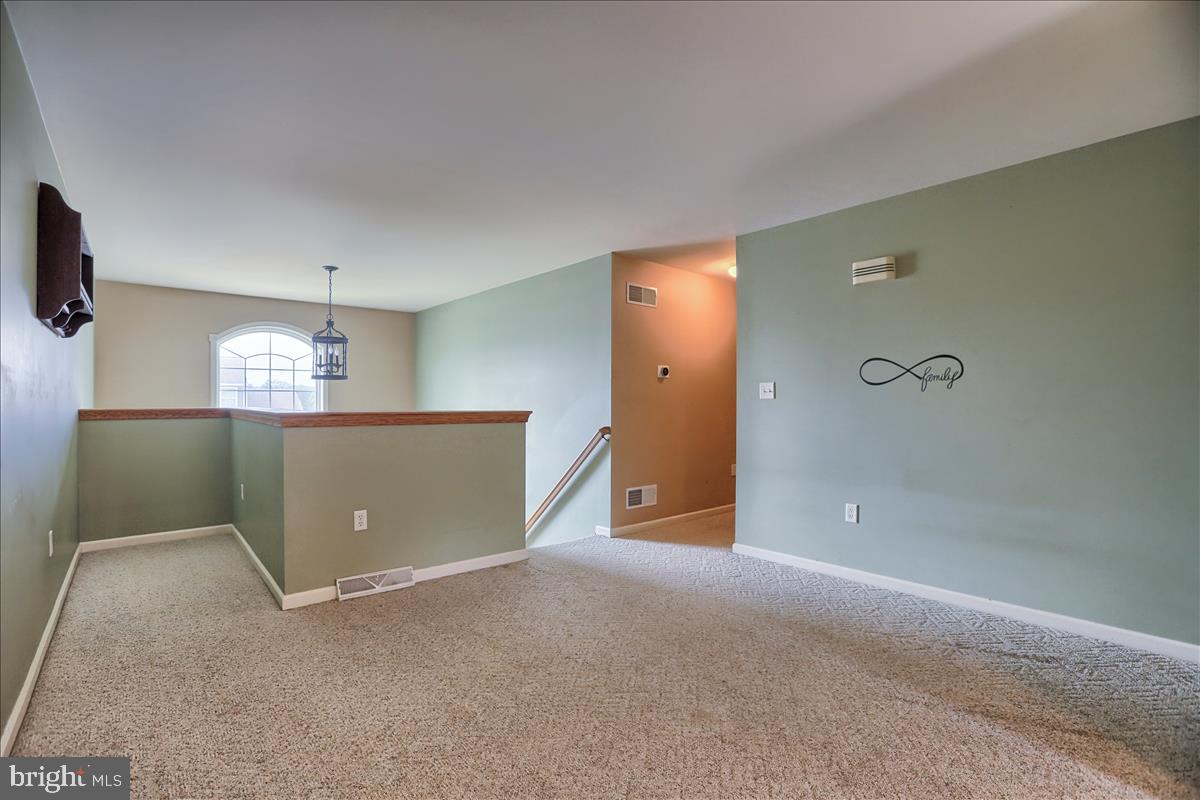 TWIN CREEKS - Residential